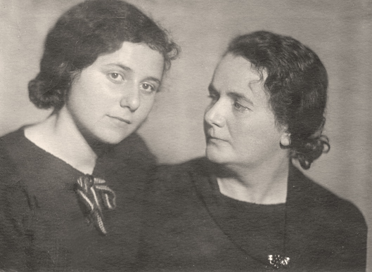 Ляля с мамой. 1939 г.