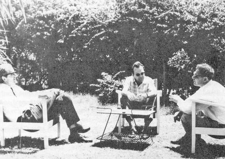 Рене Массиеф, Ю.С. Татаринов (в центре) и Г.И. Абелев (справа). Сенегал, 1968 г.